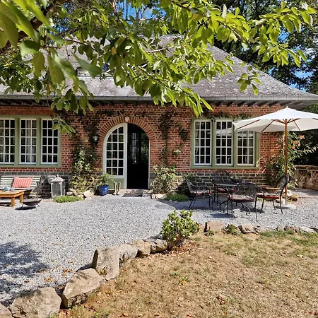 Historic Romantic Pavilion Retreat For 4 Holiday home Ronzon