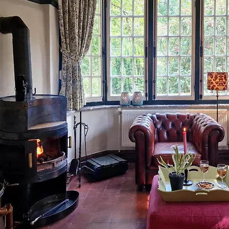 Historic Romantic Pavilion Retreat For 4 Holiday home