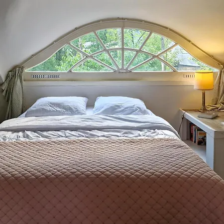 Historic Romantic Pavilion Retreat For 4 Ronzon