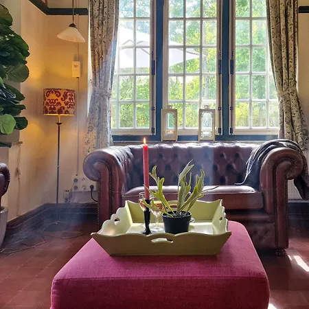 Historic Romantic Pavilion Retreat For 4 Holiday home