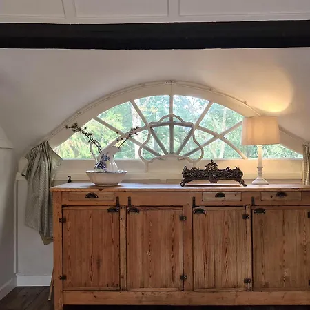 Historic Romantic Pavilion Retreat For 4 Holiday home *